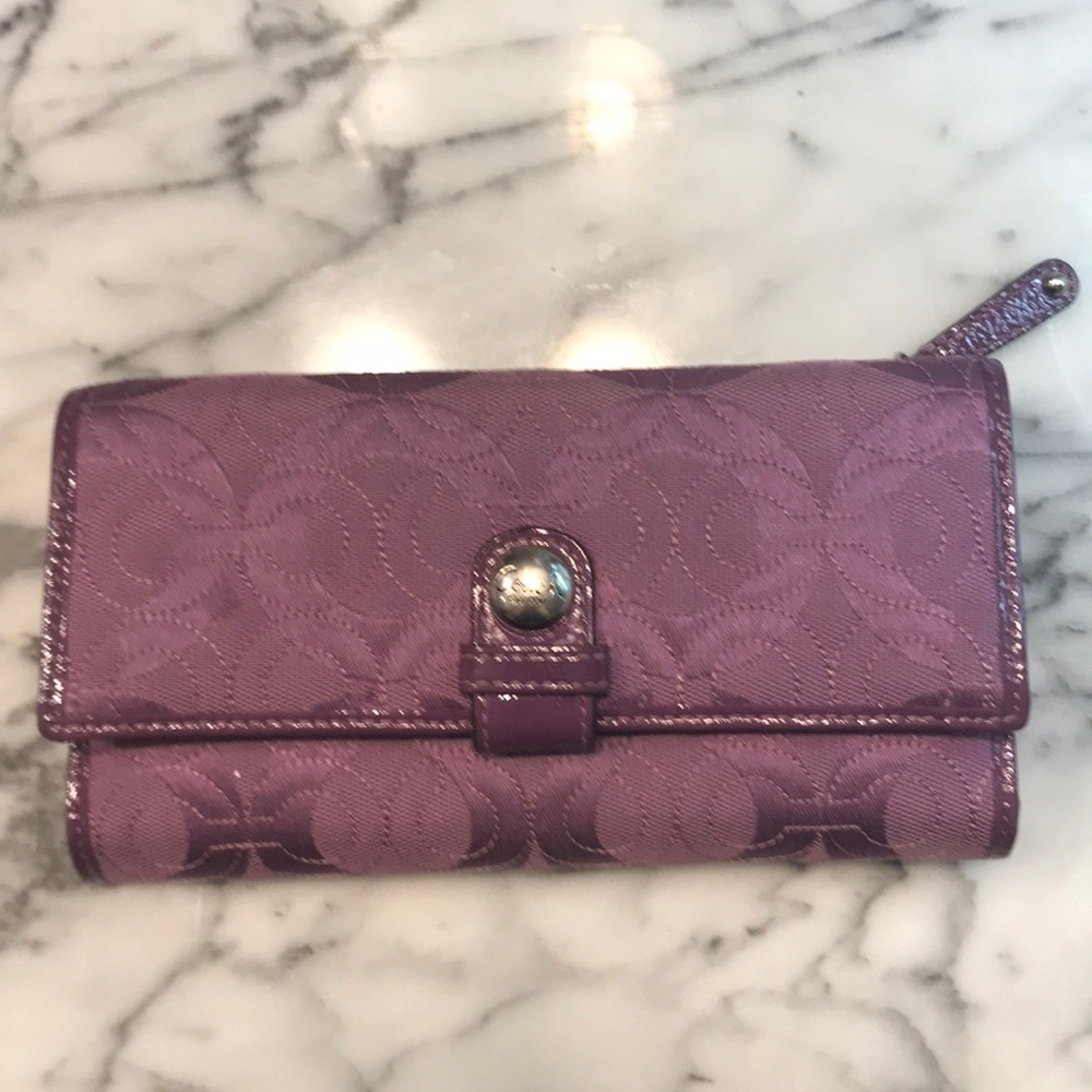 COACH Long Wallet in Canvas and Patent Leather